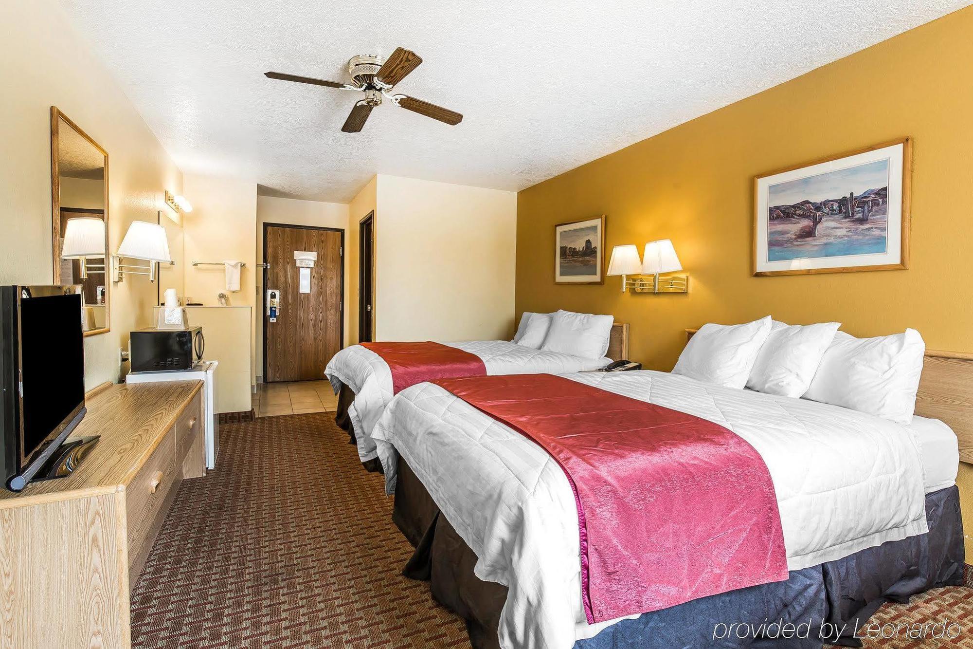 Rodeway Inn & Suites Monticello Extérieur photo